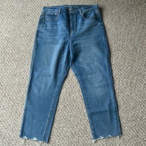 American Eagle mom Jean